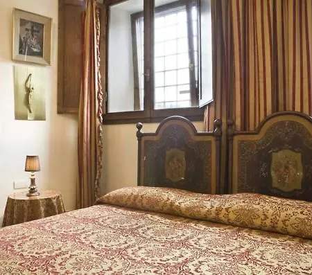 Apartament Lungarno Ponte Vecchio Florencja